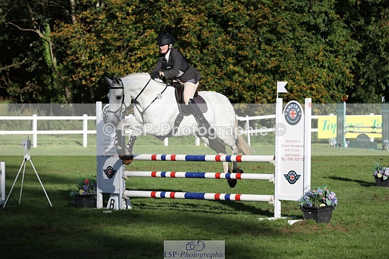 231022-153622-29849 - 509-WOODLANDS.SILVER.CLOUD-Karen.Cowling-TrotUp+SJ