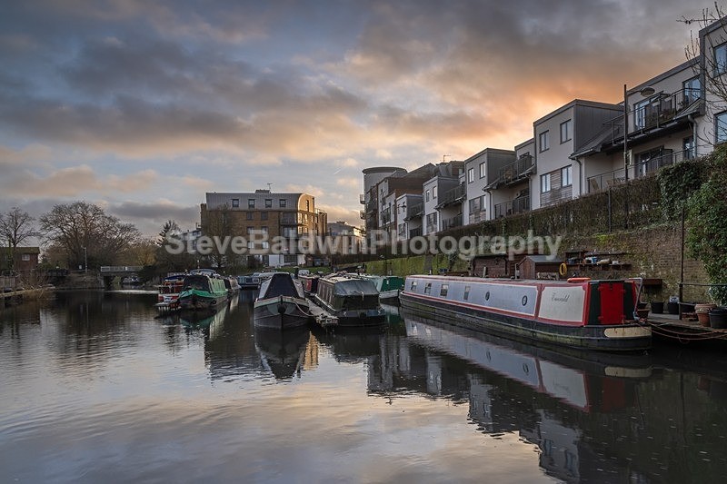 Sunrise over the River Lea at Hertford Basin: 315E - Waterford Flower Festival 2025