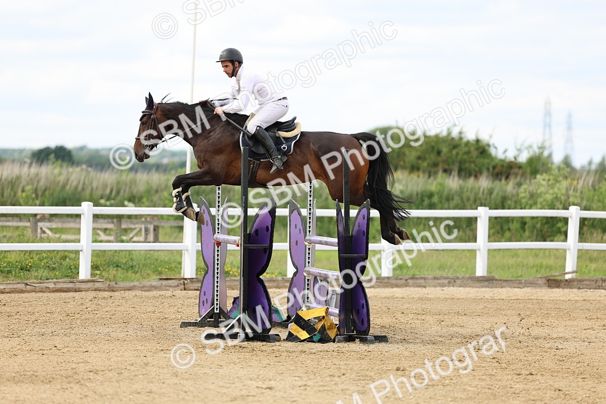 SBM_006148 - Class 19 - Senior Newcomers - 1.10m