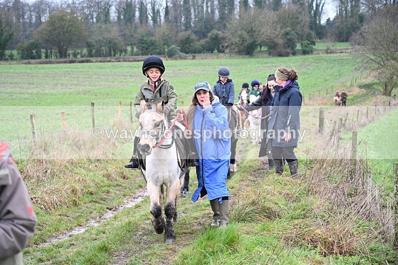 WJ7_9500 - Walk out..