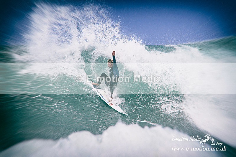 su 010707-256toycam - Water