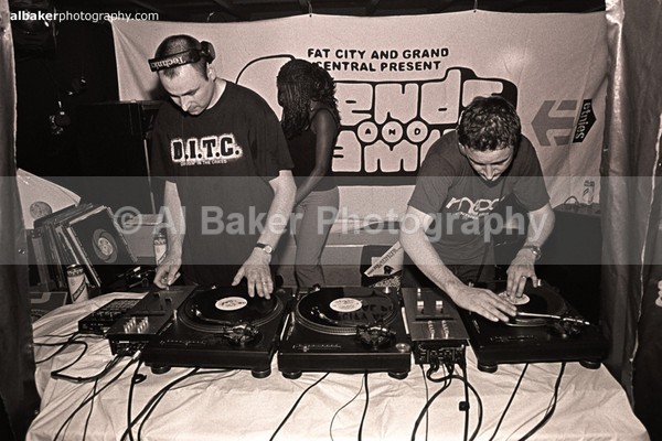 1 - Friends-&-Family @ the roadhouse 04.05.02