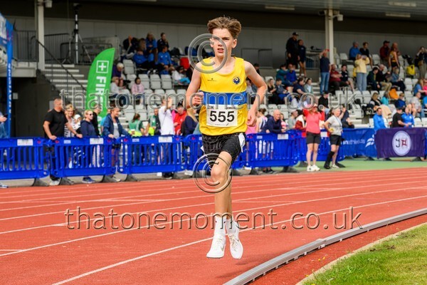 Age25SAT-915297 - Track Male