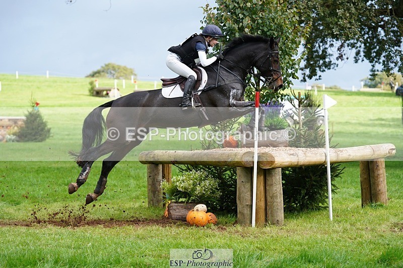 231020-135318-09413 - 108-BELGRAVE.IRENA-Lizzie.Scholefield-XC