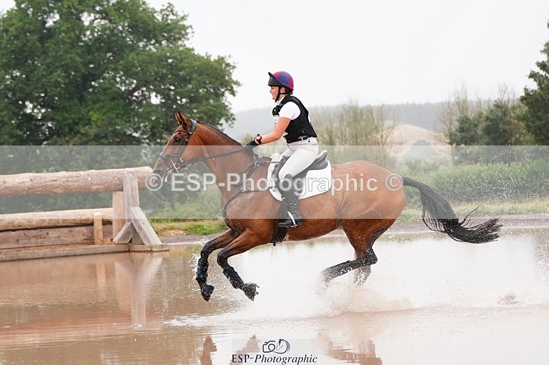 250803A-131134-13790 - M-576-Ella.Otto-SUMMERBRIDGE.TIPP