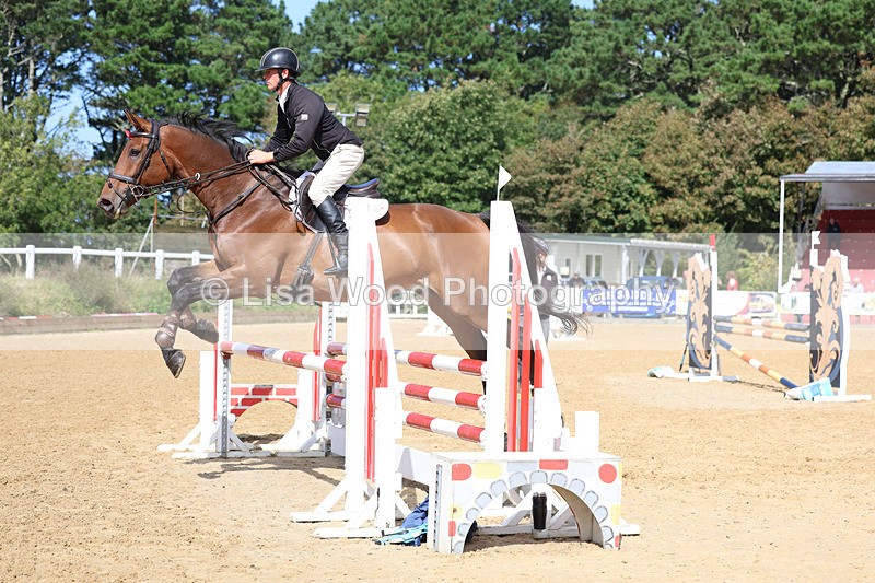 3E7A9314 - Class 9: Senior British Novice/90cm open