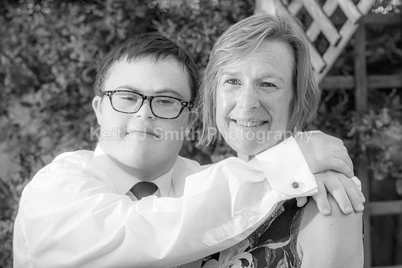 8SKJ7735BW - Marianne and Chris