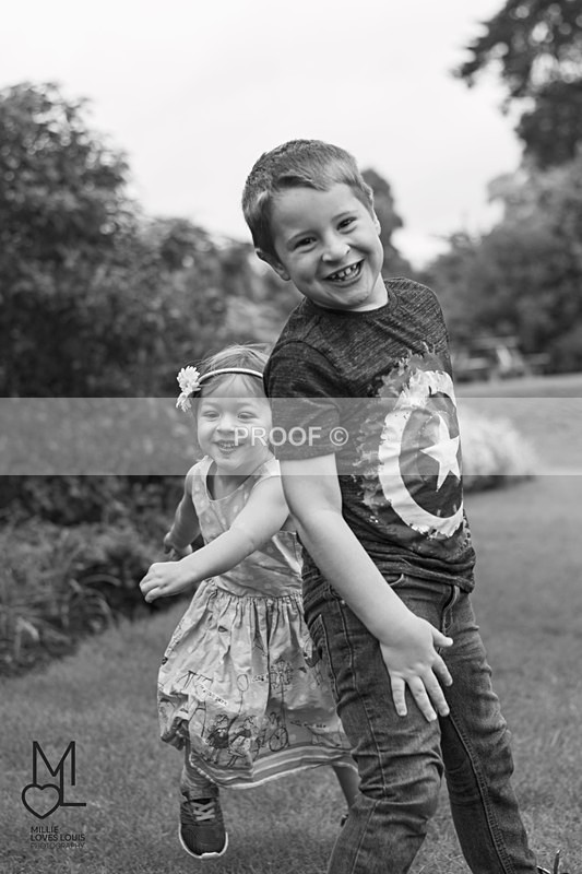 Family Photoshoot Millie Loves Louis Photography 23 - Location Photoshoots