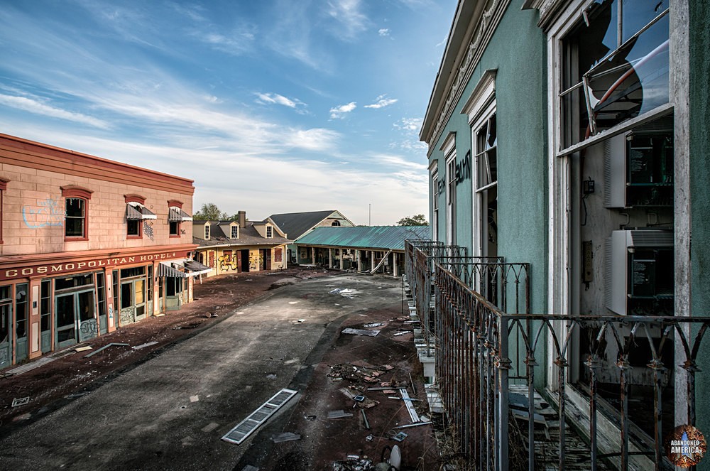 Abandoned Six Flags (New Orleans, LA) | Main Street Window View - Six Flags New Orleans