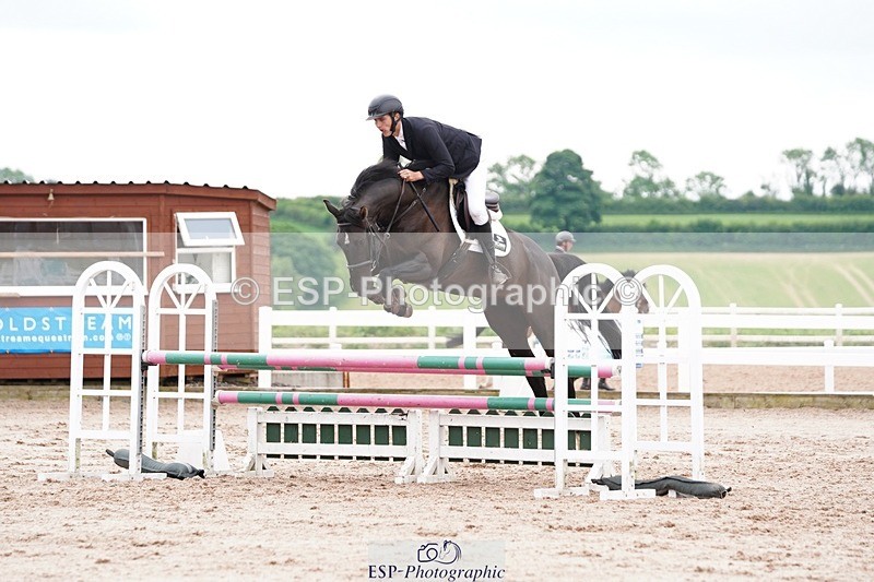 250524-110940-06322 - Cls 21 A&B Snr Disco & 1.00m Open