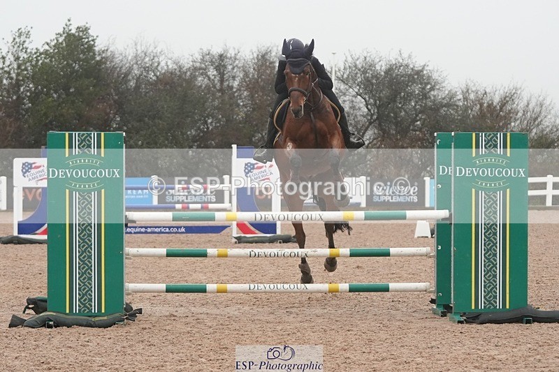 251207-121751-02027 - Cls 20 Snr Newcomers and 1.10m