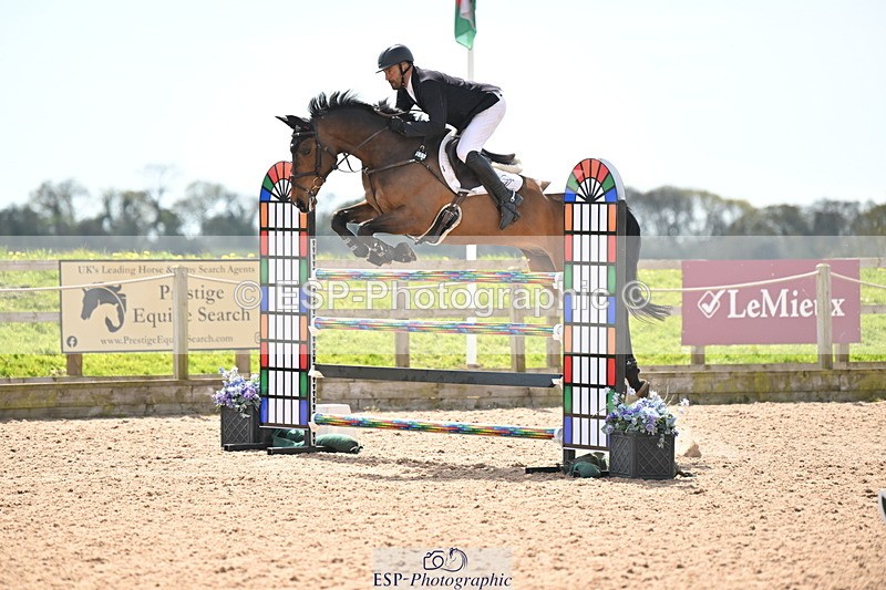 240418A-140609-04234 - Cls 9, 2 Star Big Tour 1.40m