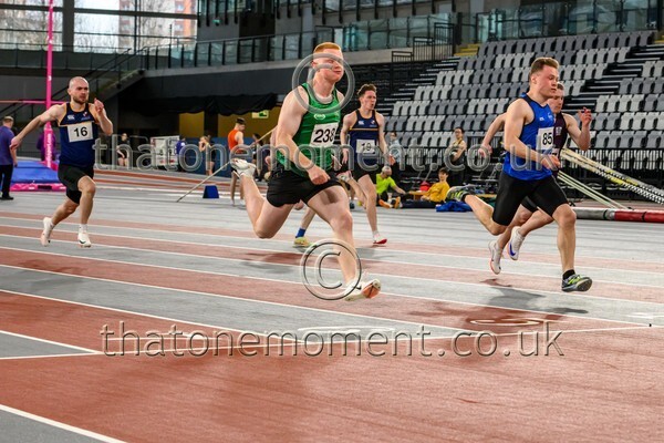 StudInd-913862 - Track Male Set One