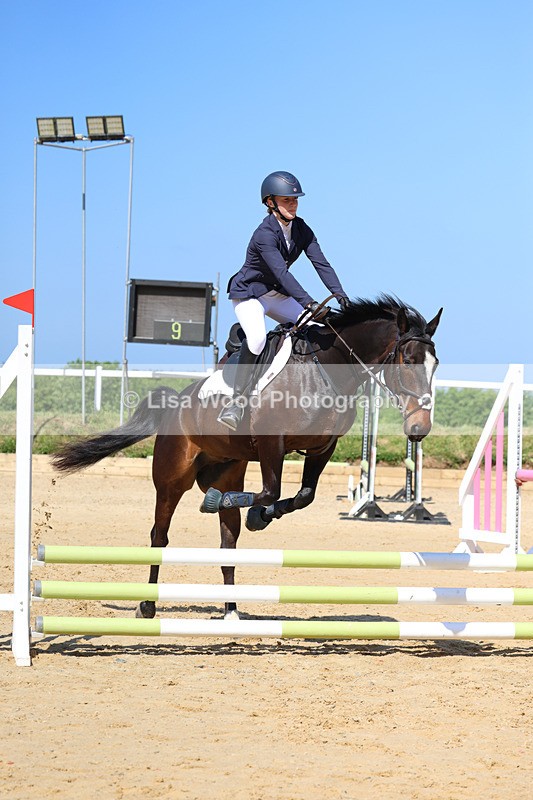 3E7A9098 - Class 6: Senior 60cm