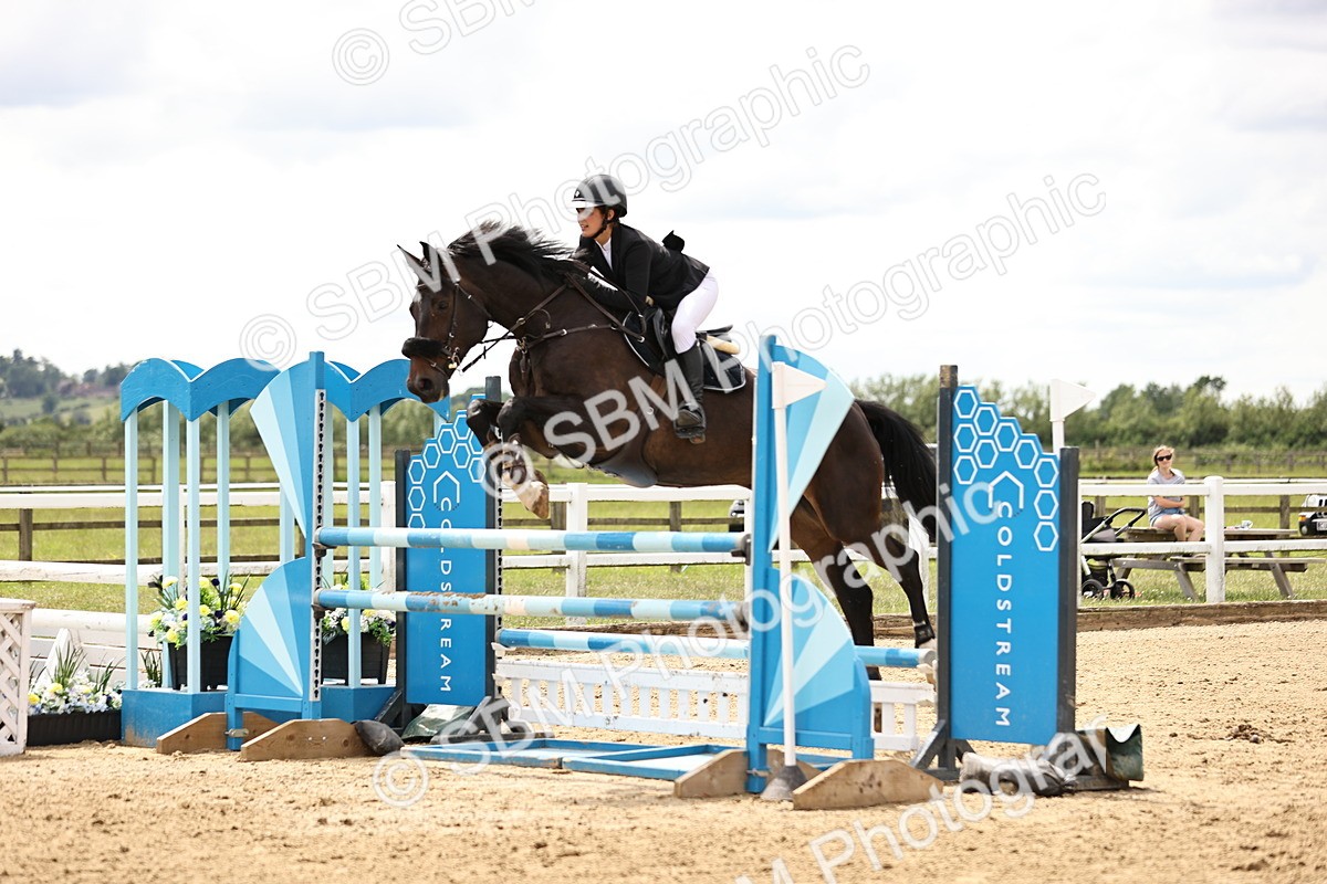 SBM_003184 - Class 11 - Senior Newcomers - 1.10m