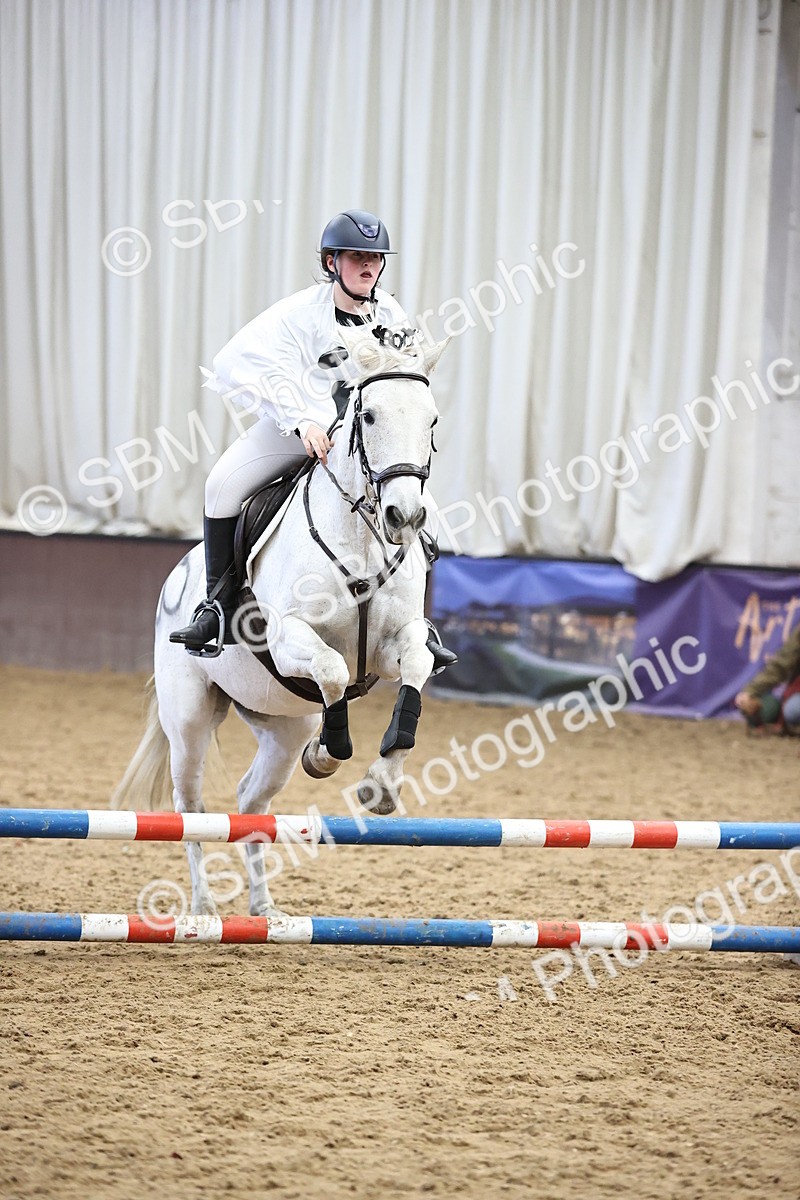 SBM_001502 - Class 3 - Horse & Hound 60cm