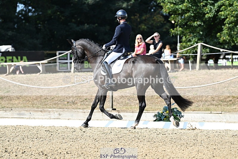 250810A-102359-05127 - 009-Ben.JamesClapton.Banks.Primadonna