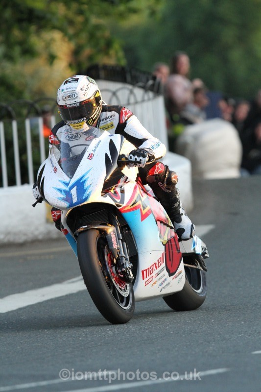 John McGuinness/ MUGEN - SES TT Zero
