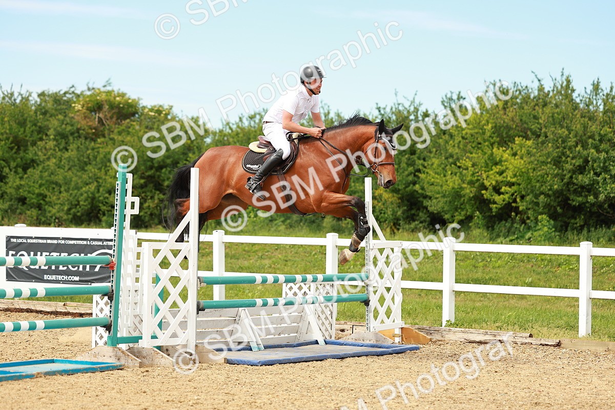 SBM_002283 - Class 4 - Senior Newcomers - 1.10m