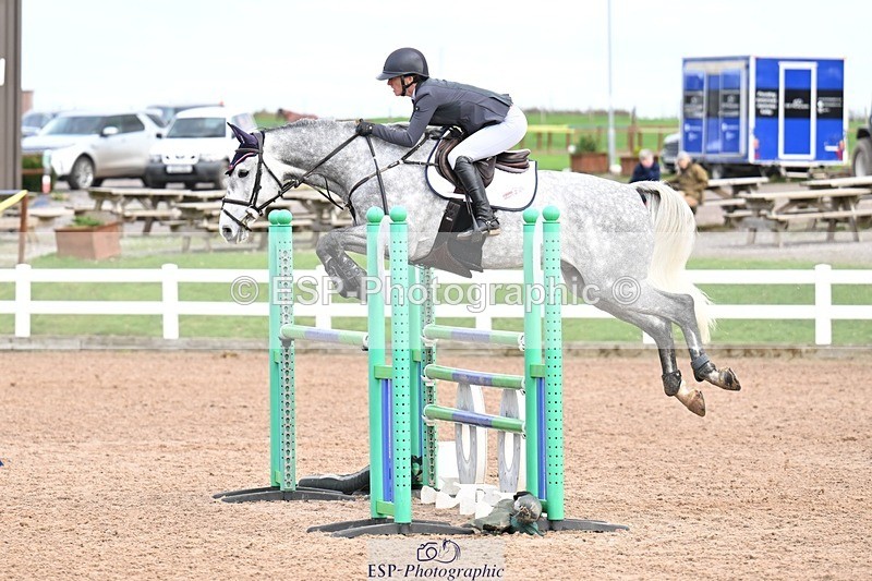 251022-131110-00499 - Cls 4 Snr Newcomers 1.10m