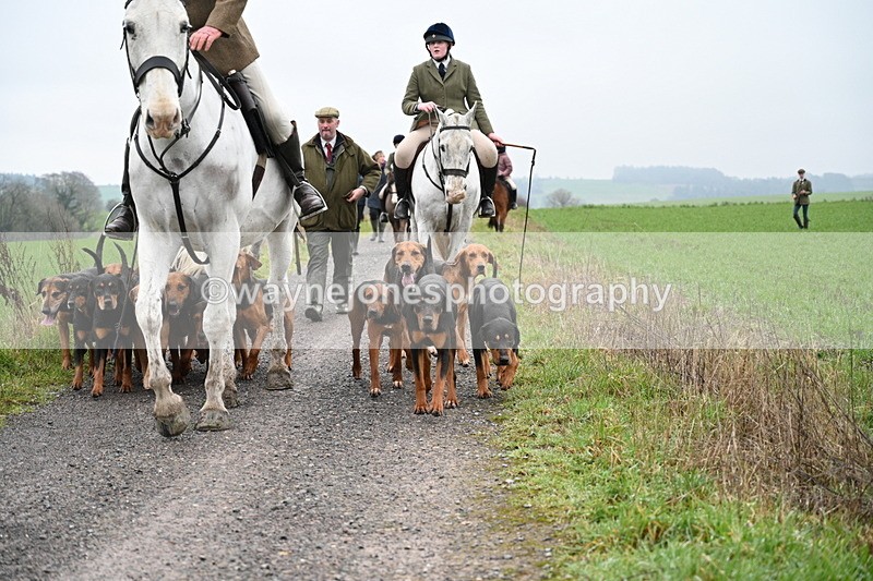 WJ7_9757 - Walk out..