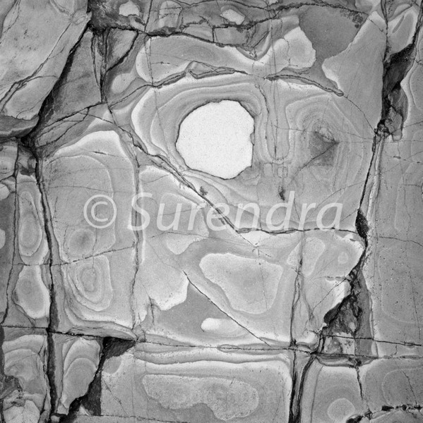 Eroded Rocks # 4D - Eroded Rocks  自然に老化を重ねた岩石