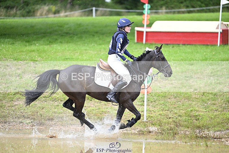 240804-153353-18306 - 605-Xanthe_Baylis-TULLIBARDS_HERSELF