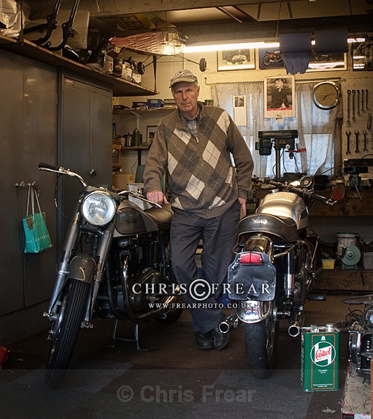 Motorcycle Restorer Vert - Wheels & Transportation