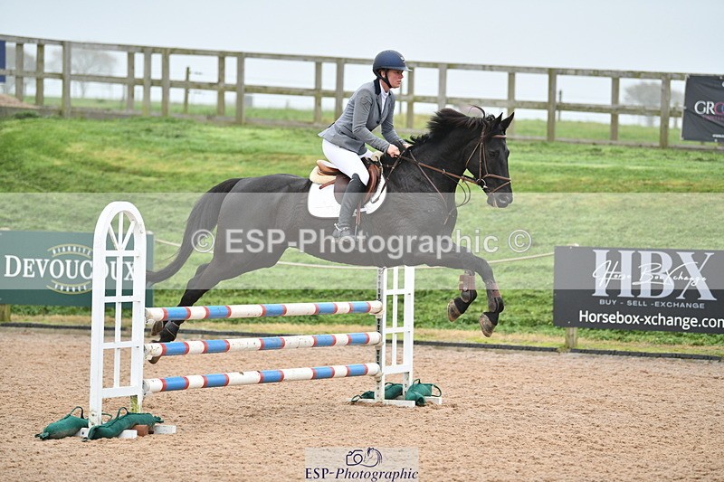 241102A-112139-04271 - SAT Cls 9 British Novice and 90cm Open