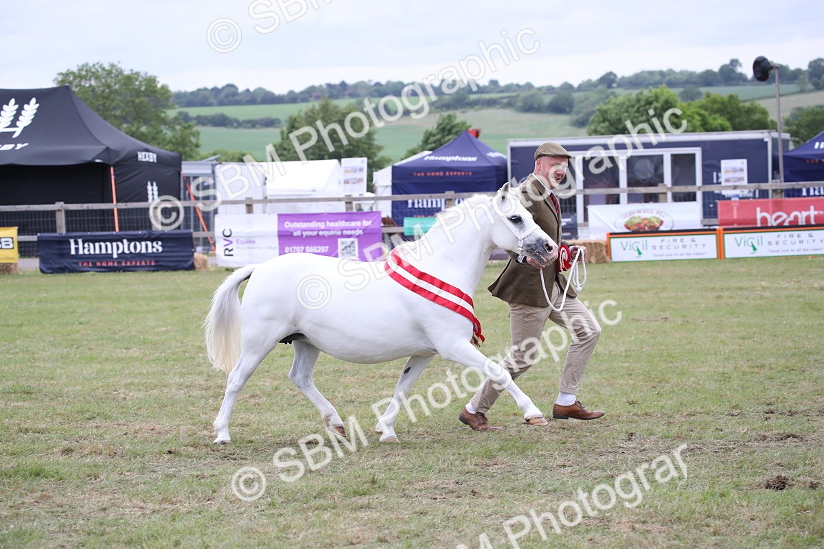 SBM_09910 - Ch 50 - Price Family Supreme In Hand