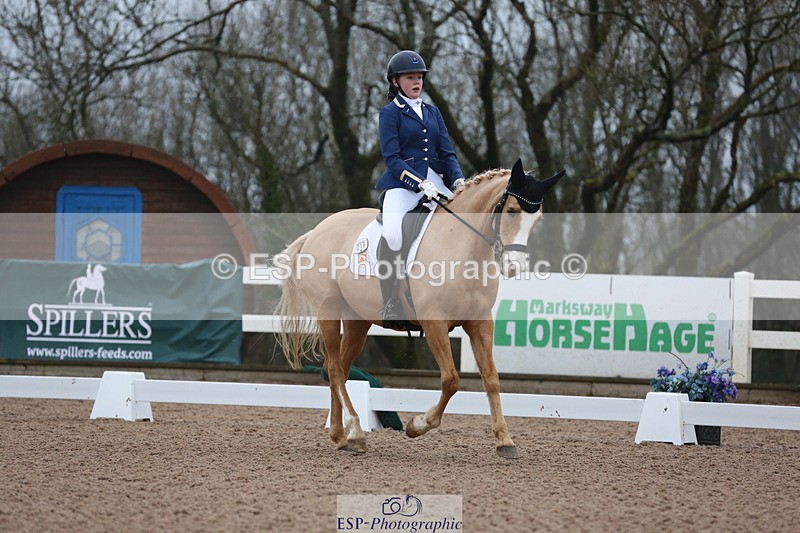 240217A-083315-00022 - 216-Olivia.Luscombe-Rosewater.Chamonix