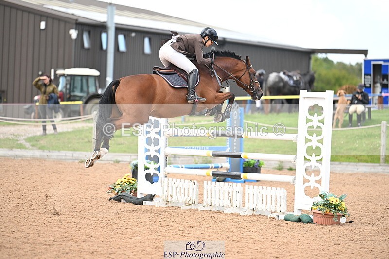 240912A-124614-01546 - Cls 3 Snr Foxhunter