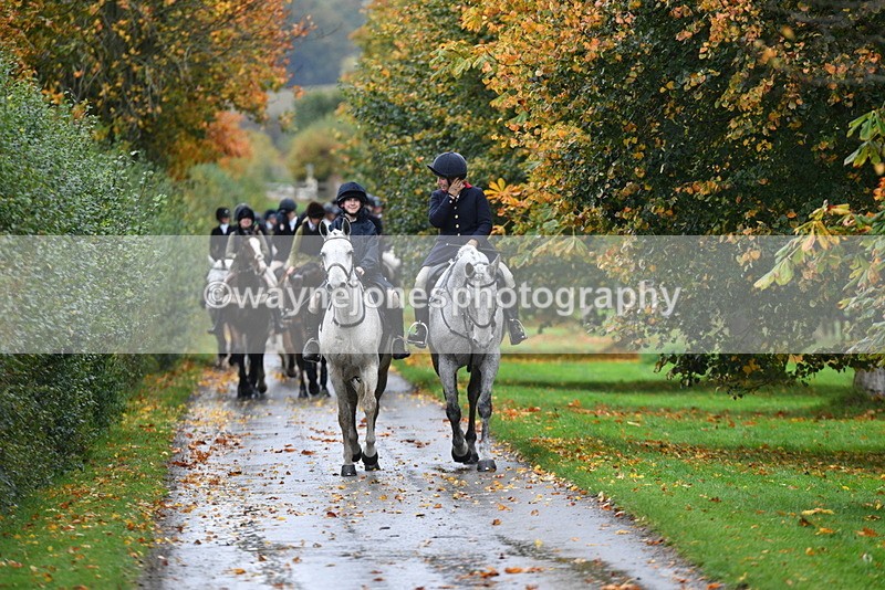 WJ5_6176 - B&B walk back for Hunt Tea !