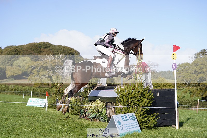 241025-104810-06146 - 004-Claire.Deuten-FOXRIDGE.HIGH.JINX