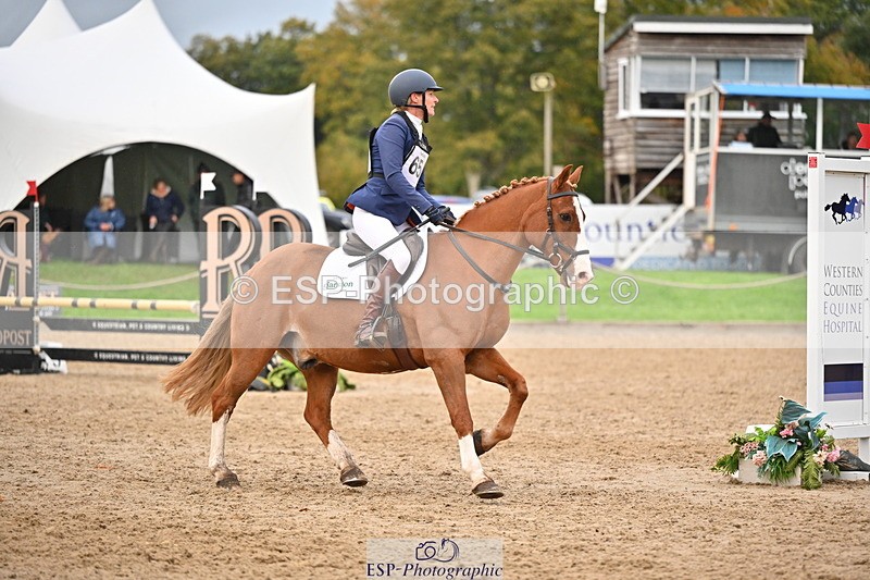 251026A-171619-27000 - H-654-Philippa.Skelton