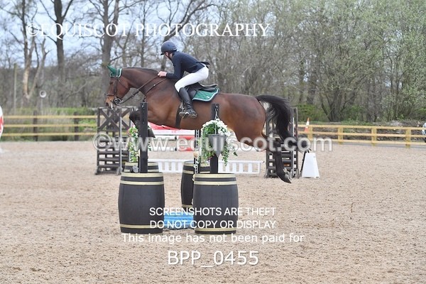 BPP_0455 - CLASS 4 FRI Senior Newcomers/ 1.10m Open