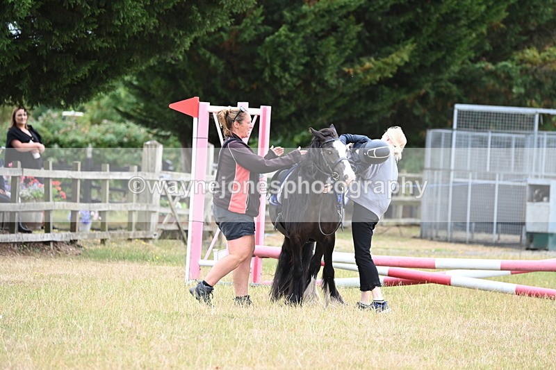 WJ6_9506 - Class 12 Minimus Jumping 45cm