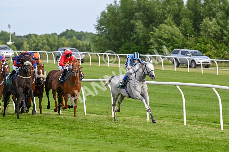 100625-Race 5-Crowns Lady-7232 - Race 5