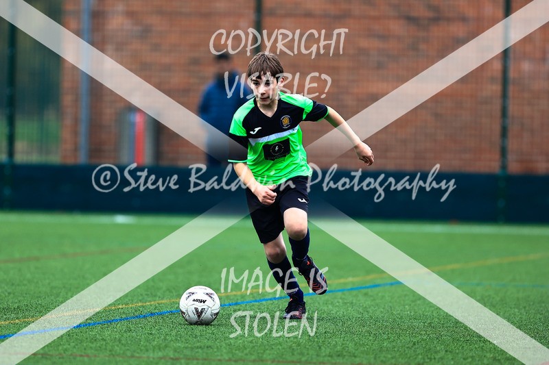 1DX30280 - 2025-10-12 FC Abbey Meads U14 Orange V Kingsdown Lions U14