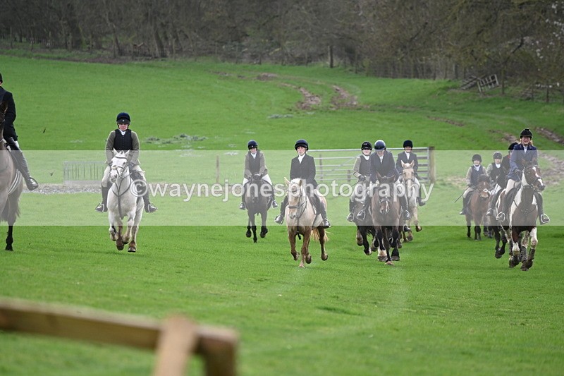 WJ6_9103 - Line Three