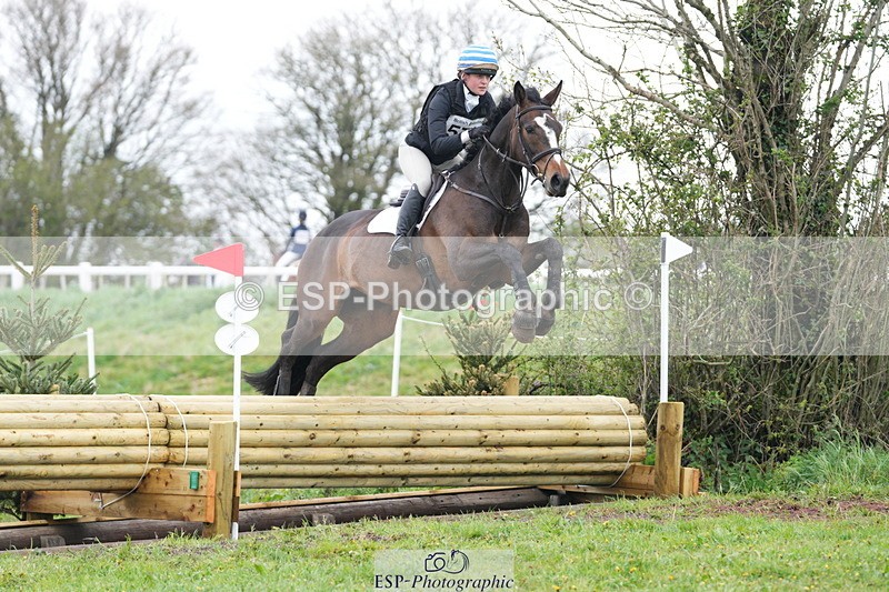 250419-101003-08998 - 571-Daisy.Waldock-BALLYHICKEY.MASIE