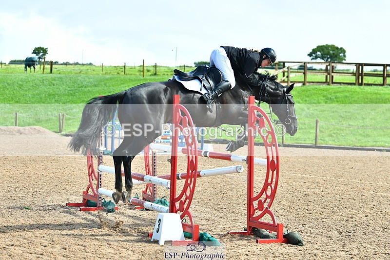 230805A-112647-00294 - Cls 2 Snr Newcomers & 1.10m Open