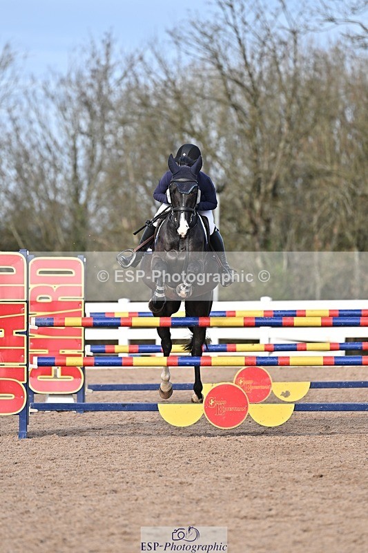 251126-122754-00453 - Cls 4 Newcomers and 1.10m