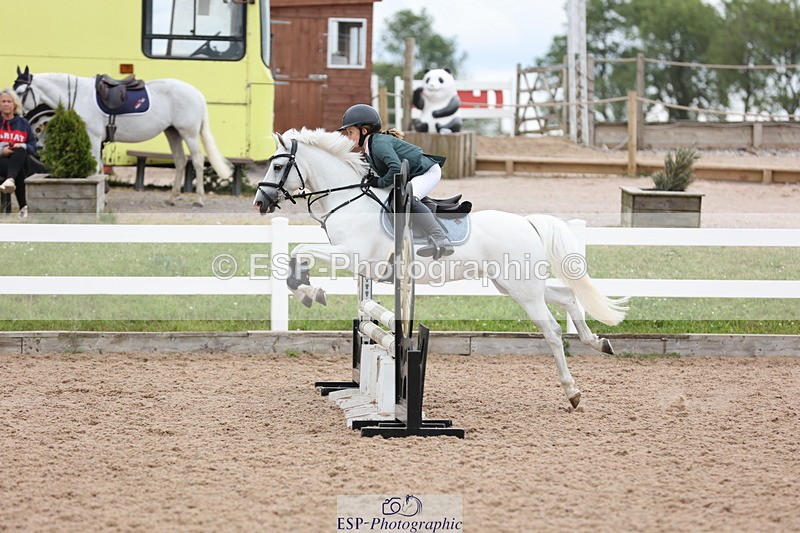 240630A-180249-16272 - Cls 28 Stepping Stones 128cm + 138cm