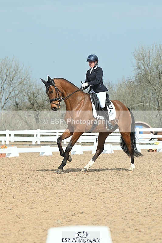 250403-103619-01486 - 036-Abbie.Newbury-Seagry.Viceroy