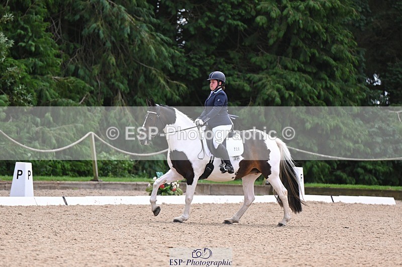 240809-115206-00611 - 228-Lauren.Picknett-Bonnie.V