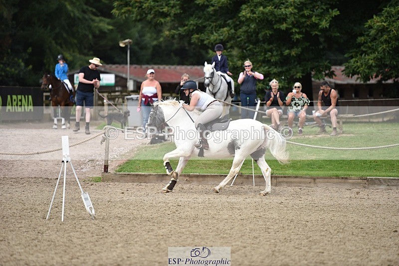 240802-101004-00725 - 70cm Round 1