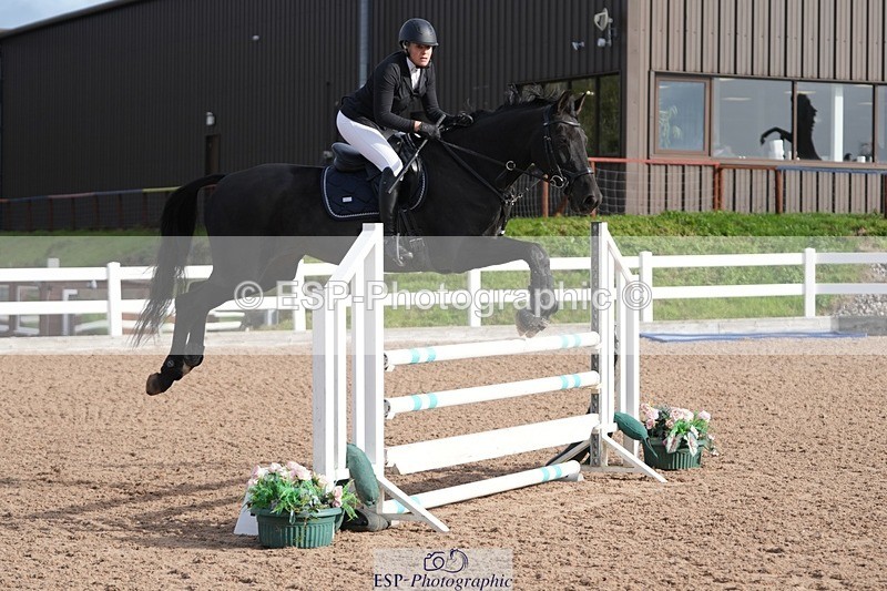 251005-102115-02522 - Cls 22 British Novice and 90cm