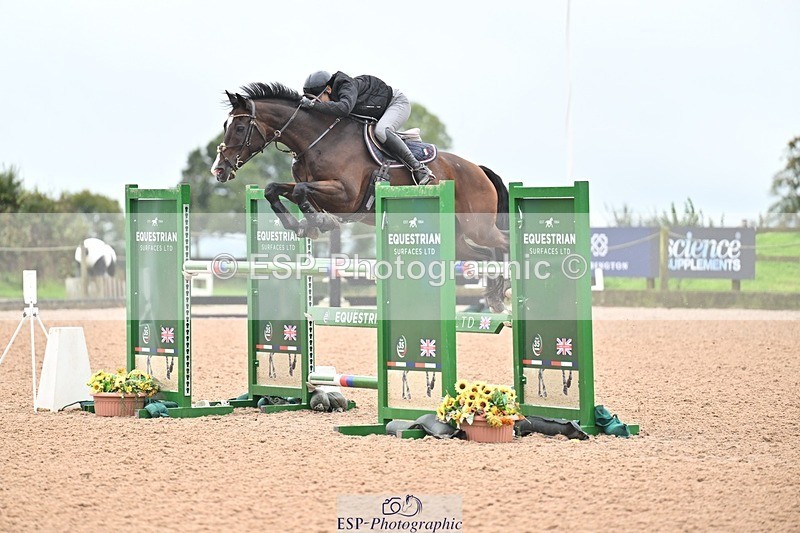 251003-134509-01202 - Cls 3 Foxhunter and 1.20m
