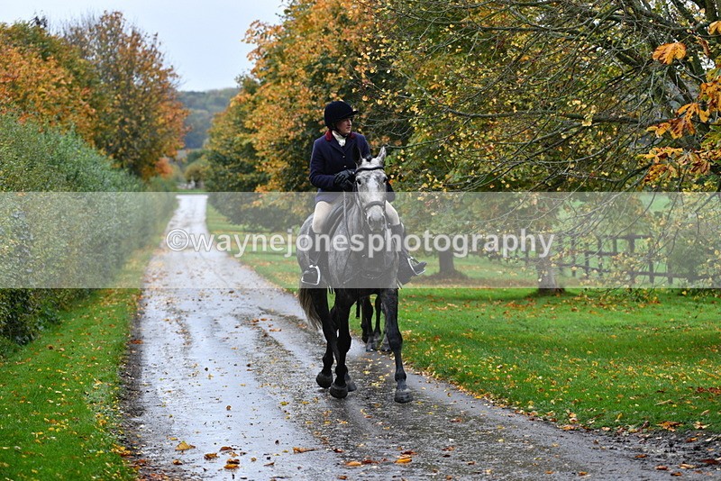 WJ5_6386 - B&B walk back for Hunt Tea !